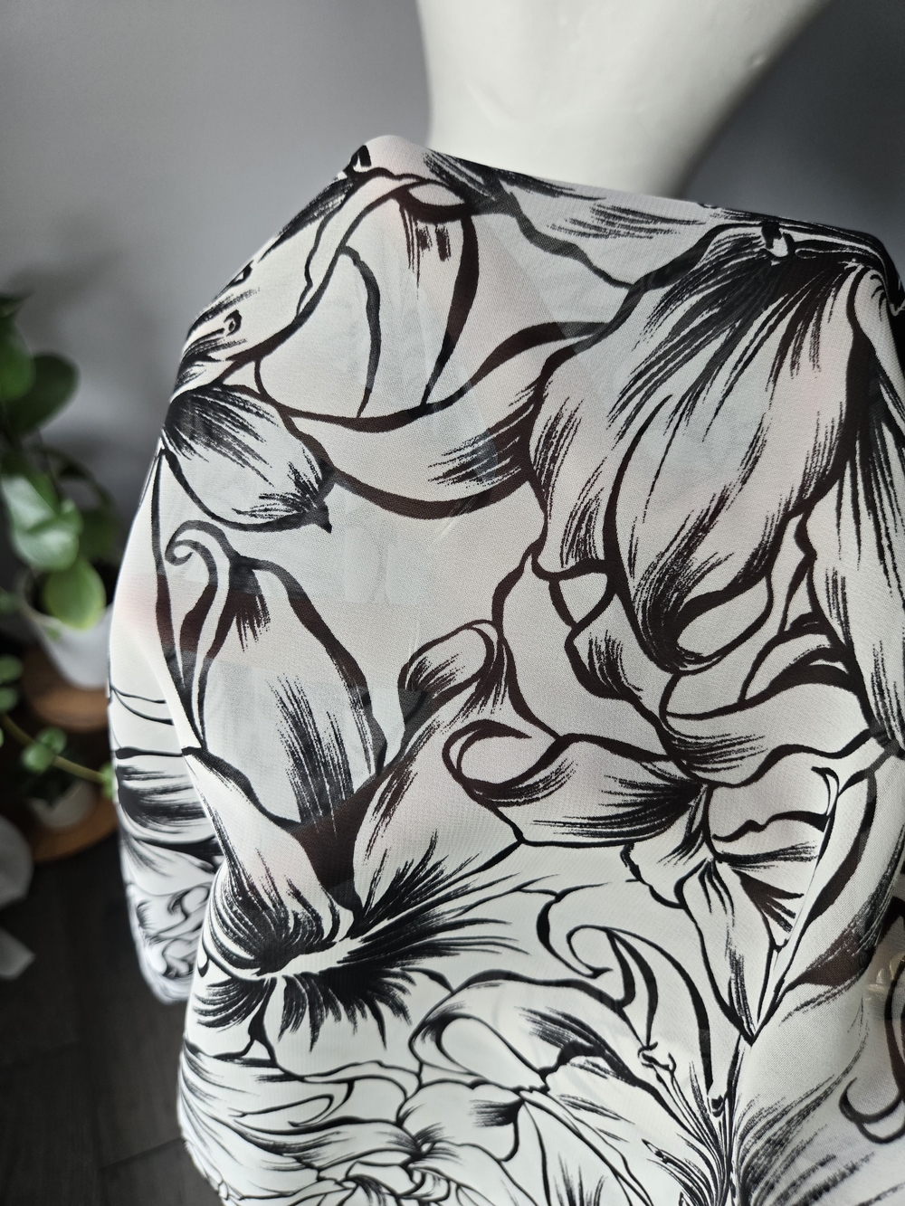 Vintage 90s/Y2K Rave Sheer Floral Cowl Neck Asymmetrical Hanky Hem Top XL - Picture 4 of 6